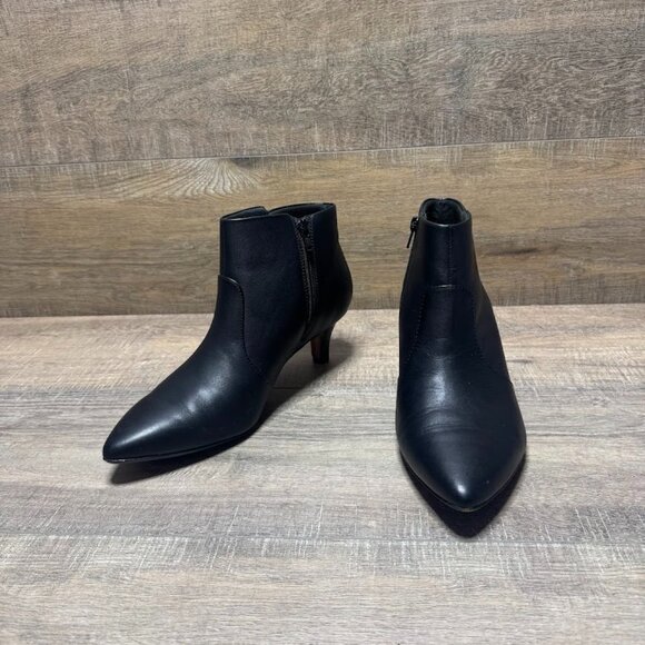 Clarks Linvale Judith Black Leather Kitten Heel Ankle Boots Women's Size 9.5 - Picture 1 of 7